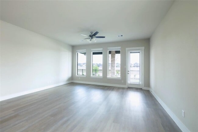 Building Photo - 2204 Inglenook Grv Dr