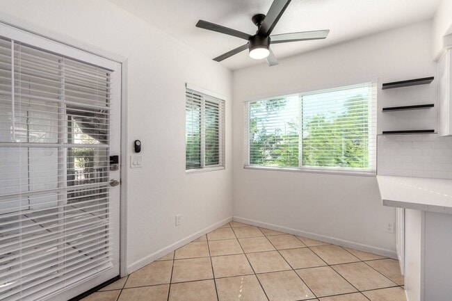 Building Photo - 1825 W Ray Rd