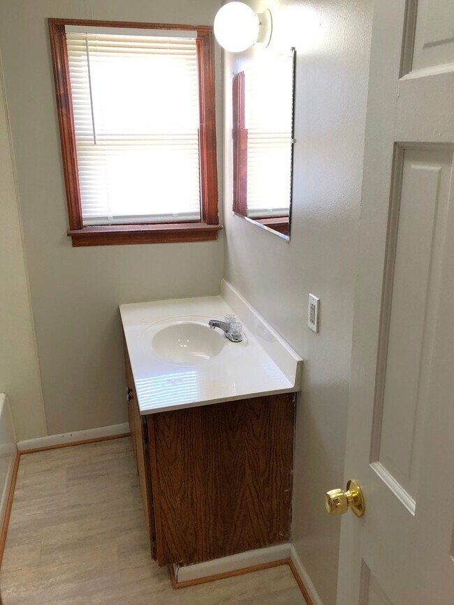 Foto del edificio - 3 Bed, 2 Full Bath House, MOVE-IN READY!!