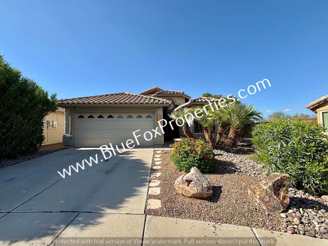 Foto principal - 2675 W Desert Bluffs Ct