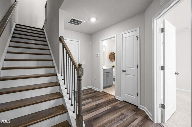 Foto del edificio - 1838 Woodall Crest Dr