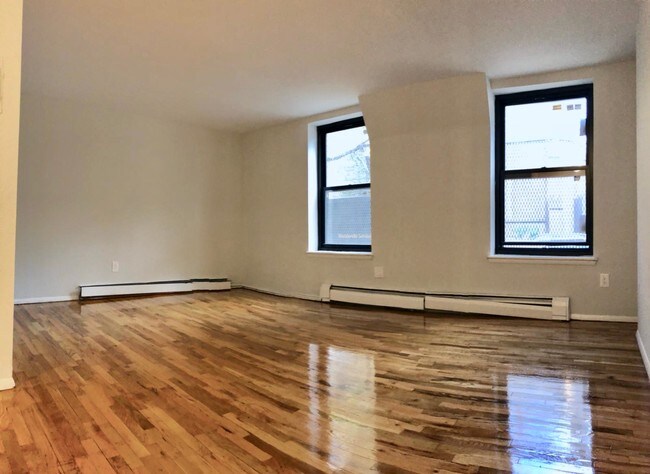 Building Photo - 148 St Pauls Pl