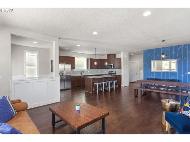 Foto del edificio - Bethany coveted 4bd, 2.5ba in Fabulous nei...