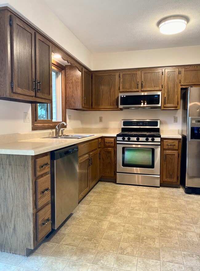 Building Photo - 120 Bunn Dr