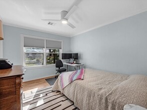 Building Photo - 712 Barbara St