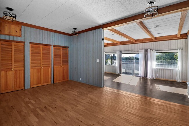 Foto del edificio - 4 Bed 3 Bath - Groups Welcome - Skyline - Westerly Views