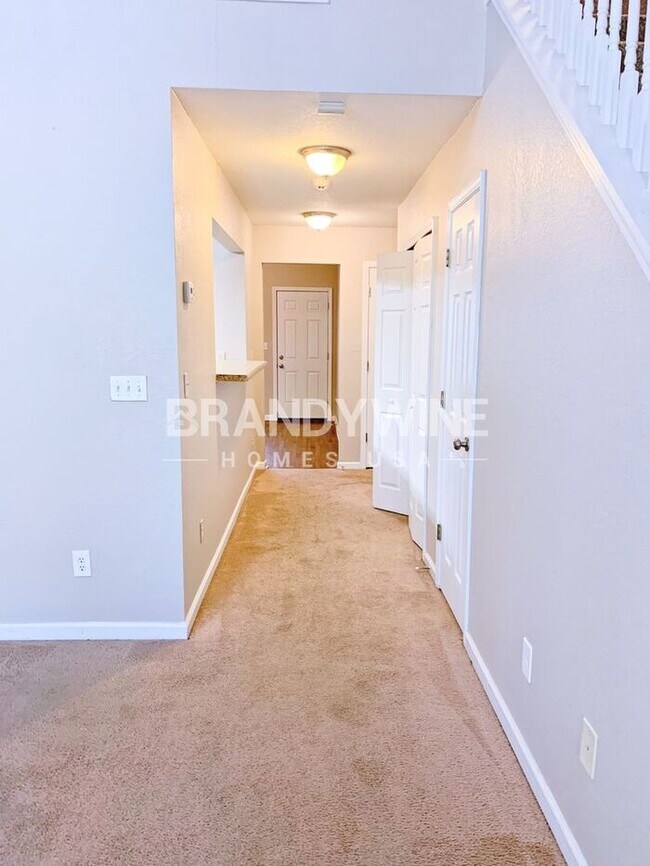 Building Photo - Charming 2BR with Car Garage!