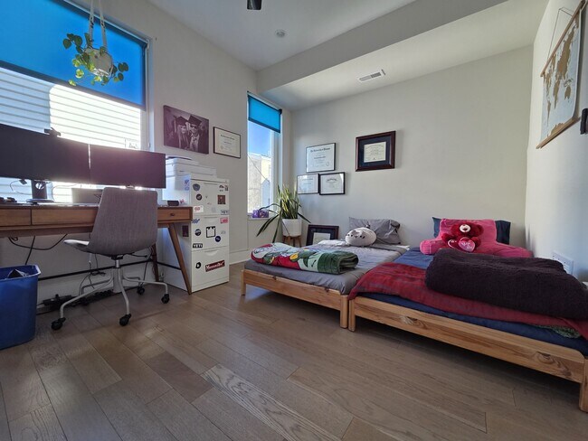 Foto del edificio - 1227 N Leithgow St