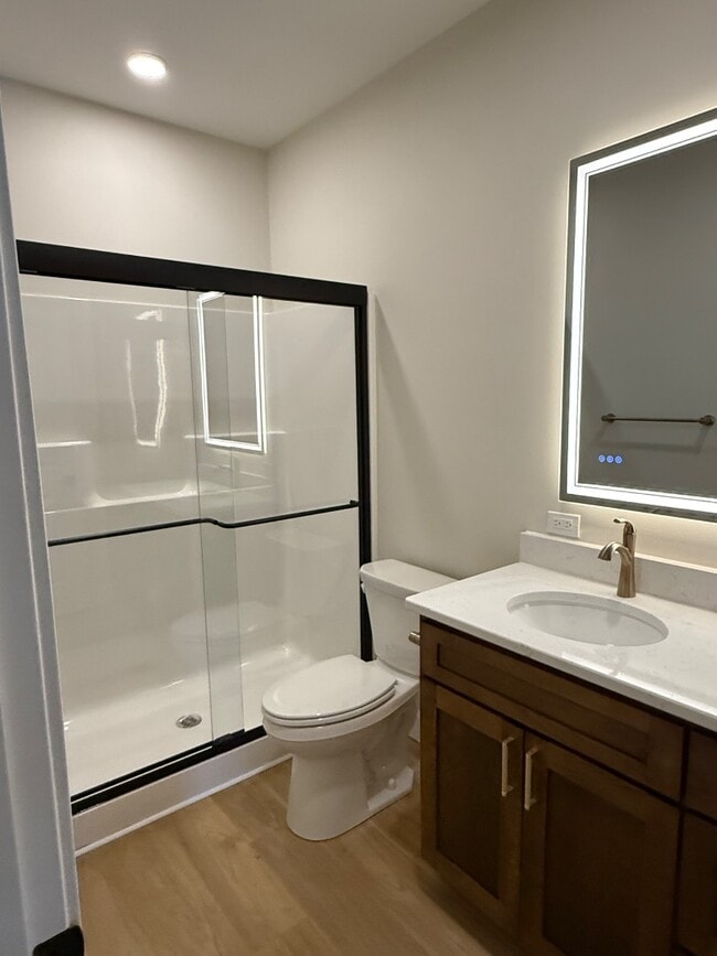 Building Photo - 309 N 6th St