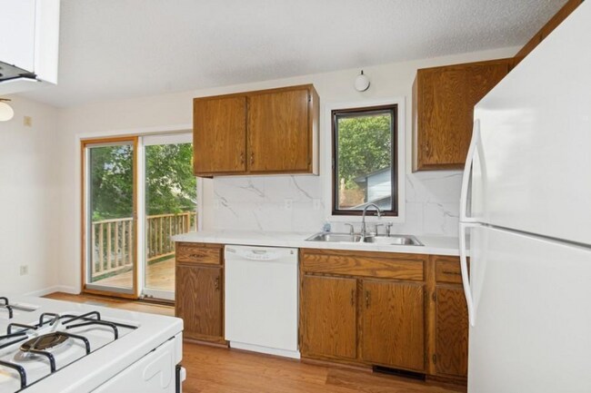 Foto del edificio - 8983 Vinewood Ln N