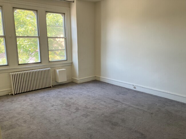 Building Photo - 615 E Passyunk Ave