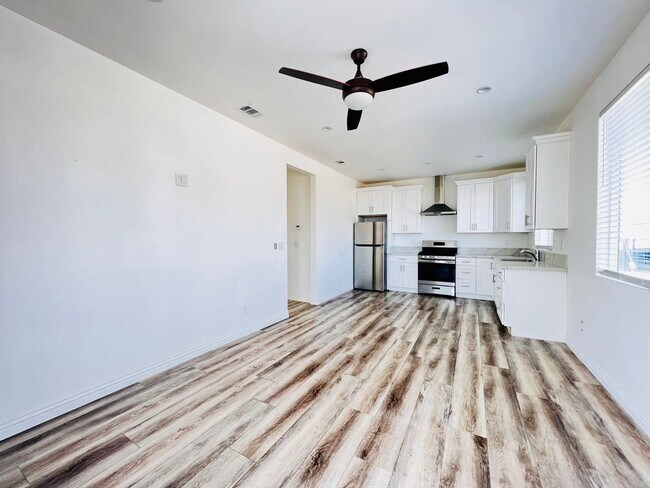 Photo - Private 2 bedroom, 1 bath back unit House