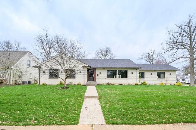 Building Photo - 501 Chinoe Rd