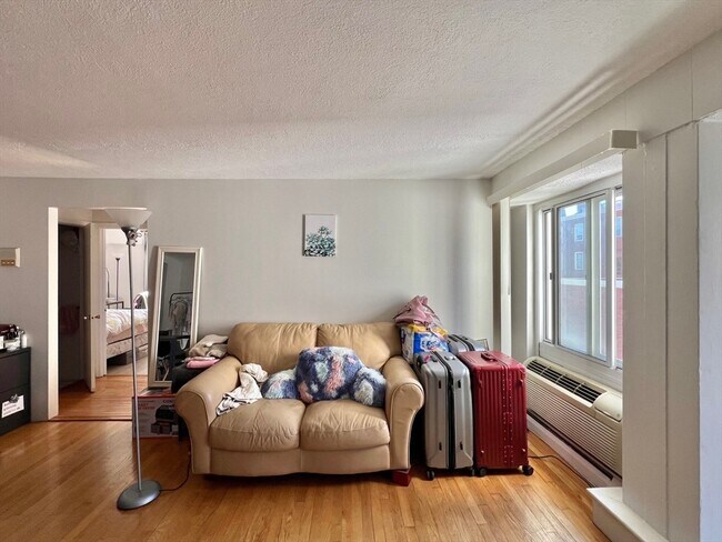 Foto del edificio - 4 Trowbridge Pl