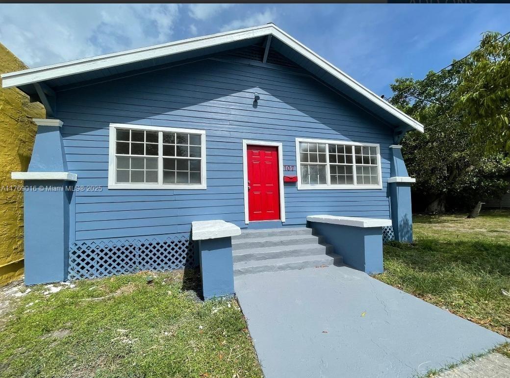 Primary Photo - 707 4th St