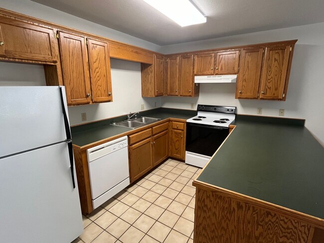 Building Photo - 308 W 16th Ct