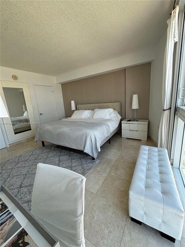 Foto del edificio - 200 Sunny Isles Blvd