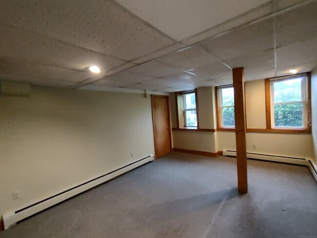 Building Photo - 24 Carley St