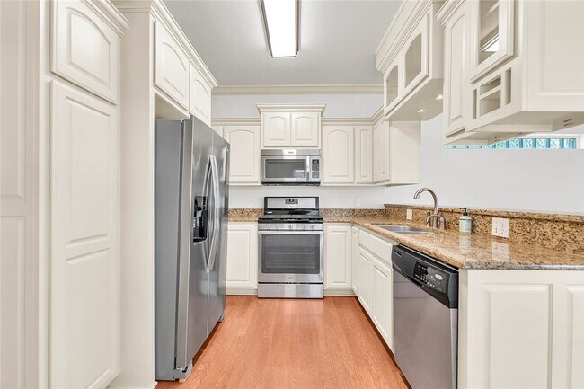 Building Photo - 536 N Tennyson Ln