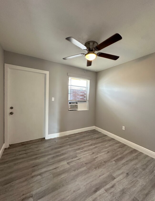 1 bedroom - 639 SW 5th St