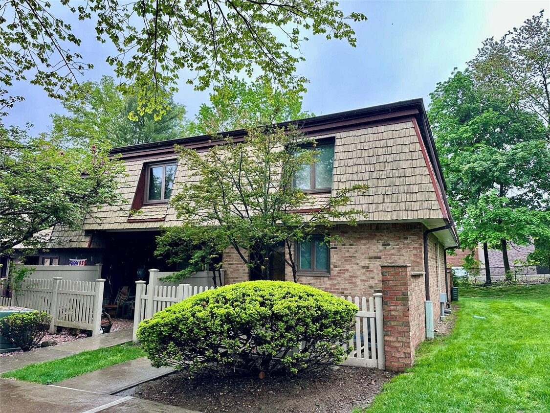 Foto principal - 4 Heritage Dr