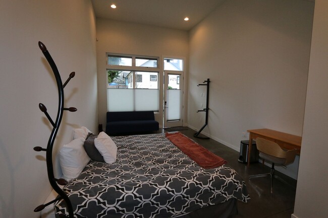 Foto del edificio - Ballard Townhome, 2 bed/2.5 bath, Roof Top...