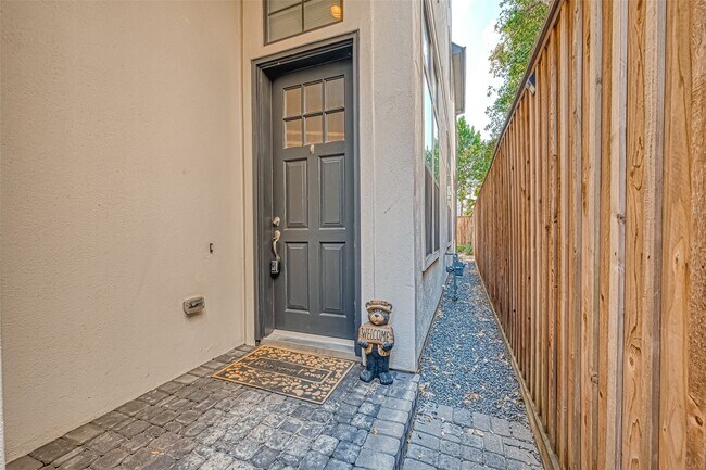 Foto del edificio - 5811 Kiam St