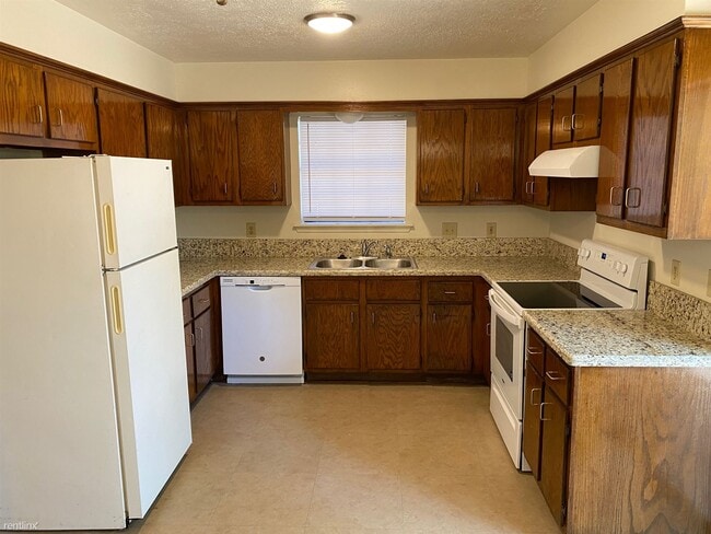 Building Photo - 2 br, 1.5 bath Duplex - 730 San Benito Dr ...