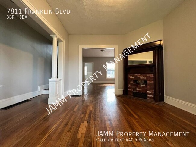 Foto del edificio - Charming 3-Bedroom Townhouse!