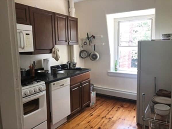 Primary Photo - 24 Inman St