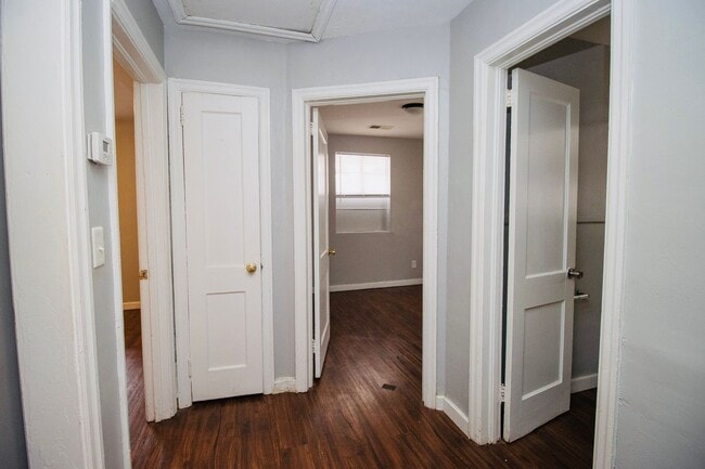 Foto del edificio - Bright & Convenient 2 Bedroom, 1 Bath in West Columbia