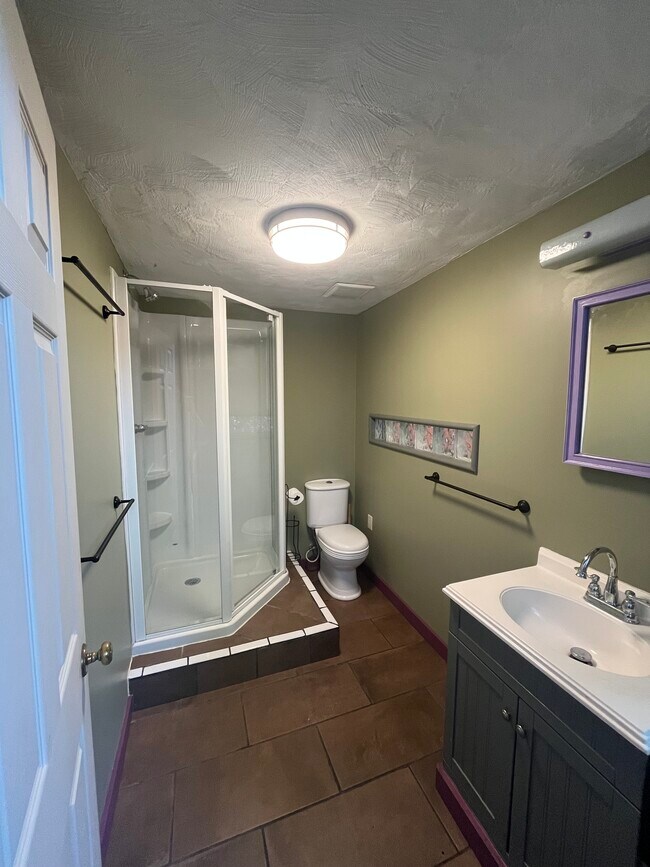 Foto del edificio - 432 Selma Rd