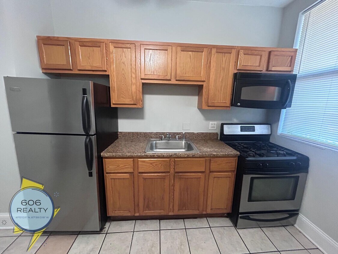 Foto principal - 364 E 59th St