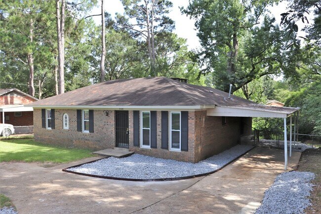 Building Photo - Handsome  3-bedroom ranch home!