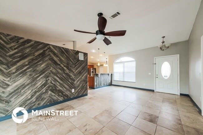 Building Photo - 637 Regency Way