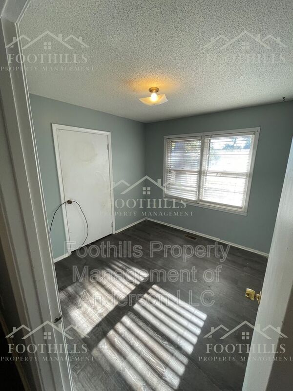 Foto del edificio - 301 Kingsboro Rd