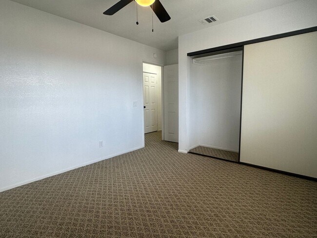 Building Photo - 9848 Sally Ave