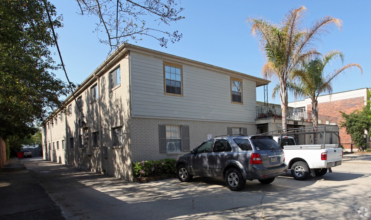Primary Photo - 324 Codifer Blvd