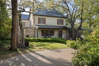 Building Photo - 1301 Kent Ln