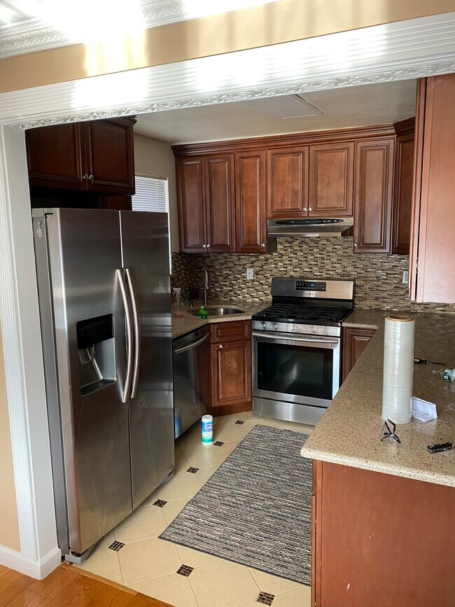 Foto del edificio - 2703 Yates Ave