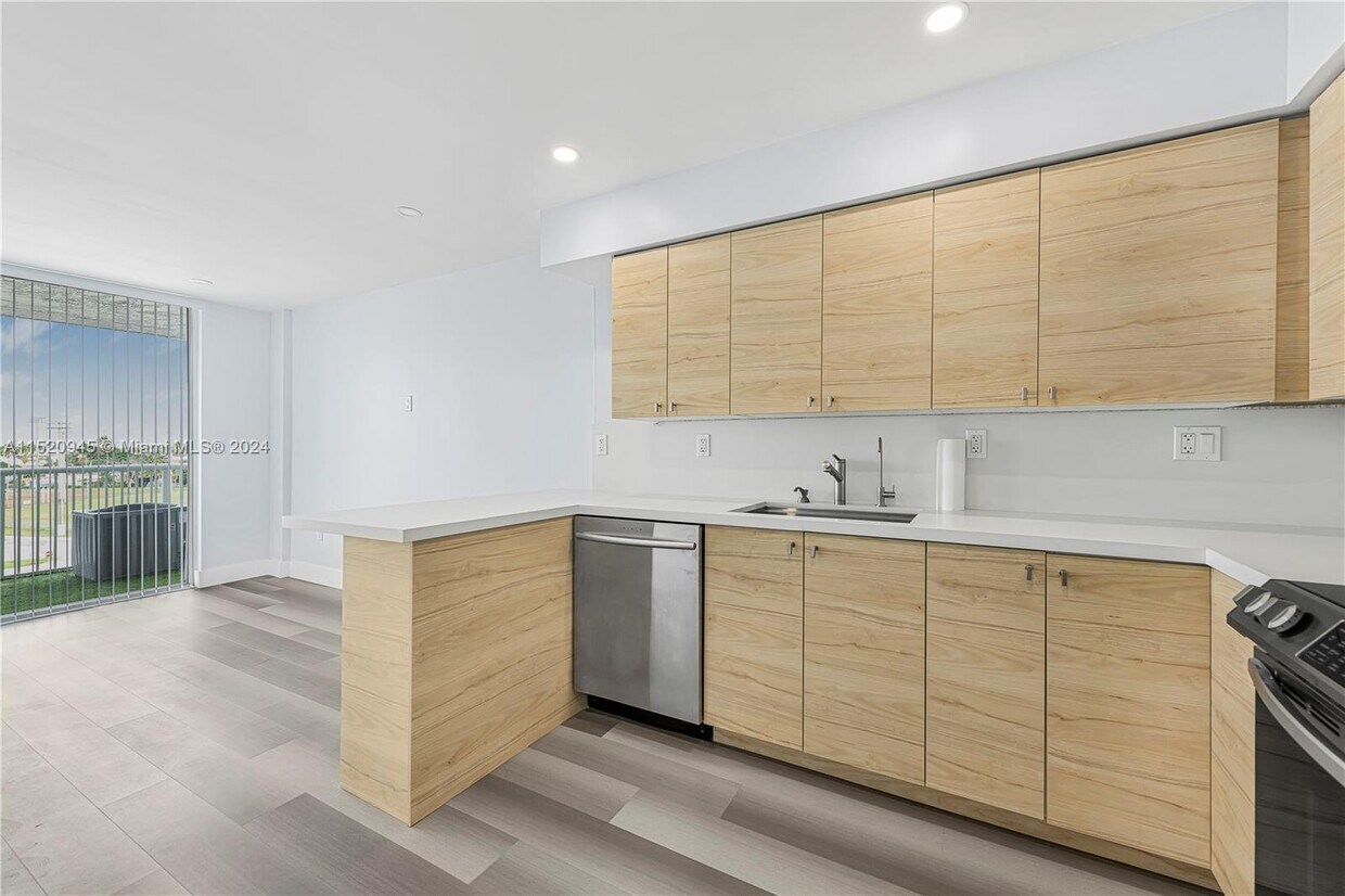 Foto principal - 1800 NW 24th Ave