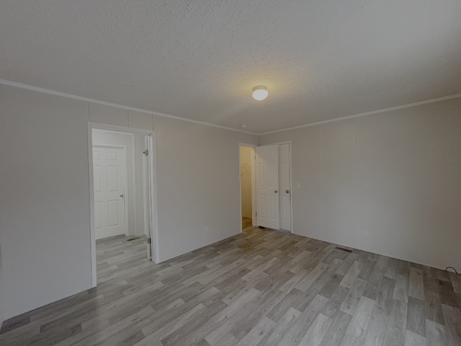 Building Photo - 237 Laurel Leah