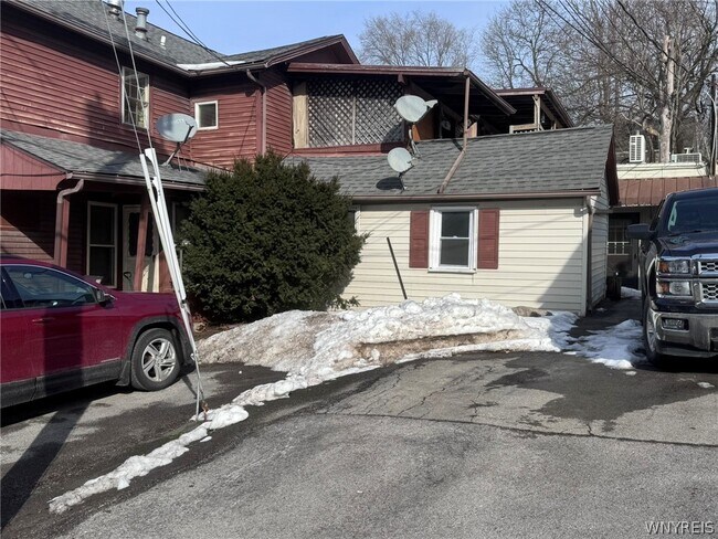 Building Photo - 10761 Main St