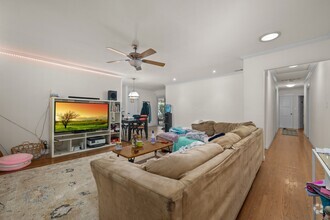 Building Photo - 5682 Mary Ln Dr