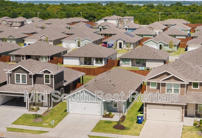 Building Photo - 7015 Vining Dr