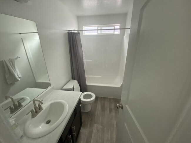 Foto del edificio - 279 W 660 N