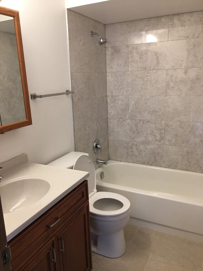 Building Photo - 1235 Harding Ave