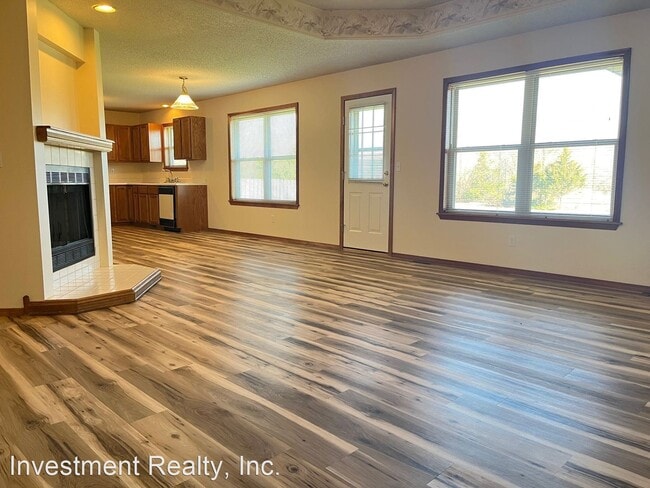 Building Photo - 3 br, 2 bath House - 1790 N Pearson Dr.