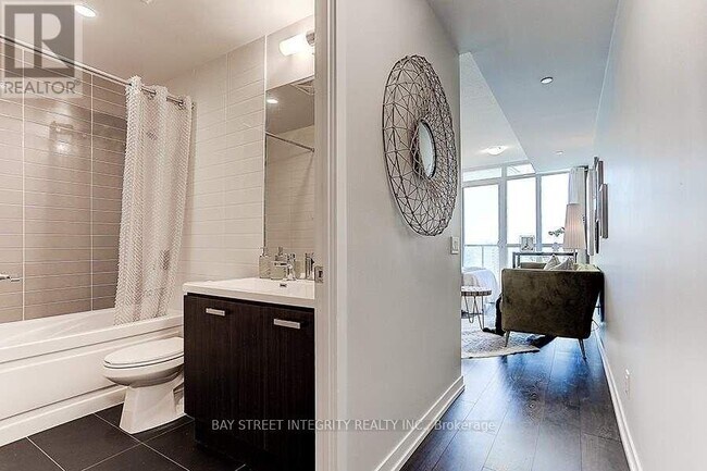 Building Photo - 125 Redpath Ave