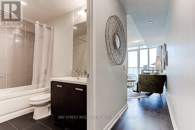 Photo du bâtiment - 125 Redpath Ave